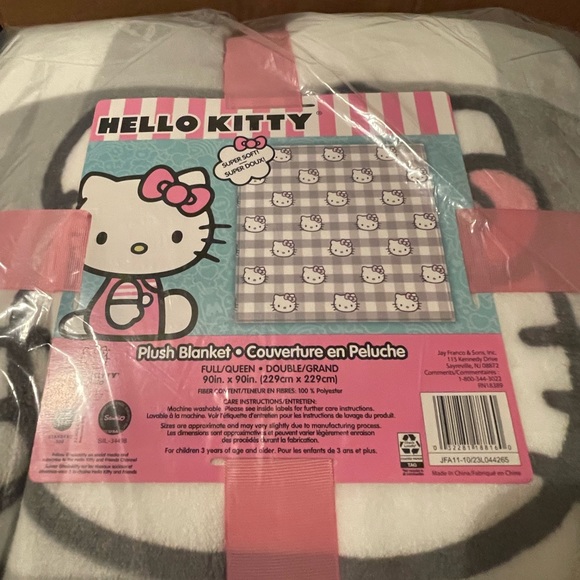 Hello Kitty Full/Queen Checkered Plush Throw Blanket NWT 90 x 90 - Picture 1 of 3
